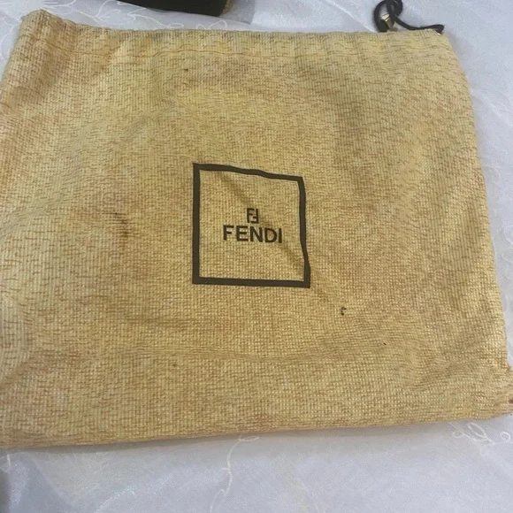 Fendy handbag - Picture 3 of 14